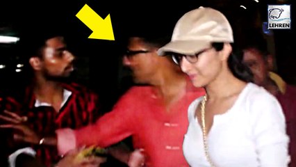 Tải video: Shraddha Kapoor's Security Guard Misbehaves With A Fan Asking For Selfie