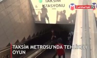 Yer: Taksim Metrosu... Görenler polise bildirdi