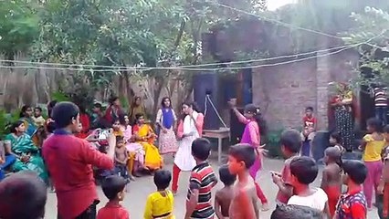 two sisters dance perform by Dj songs