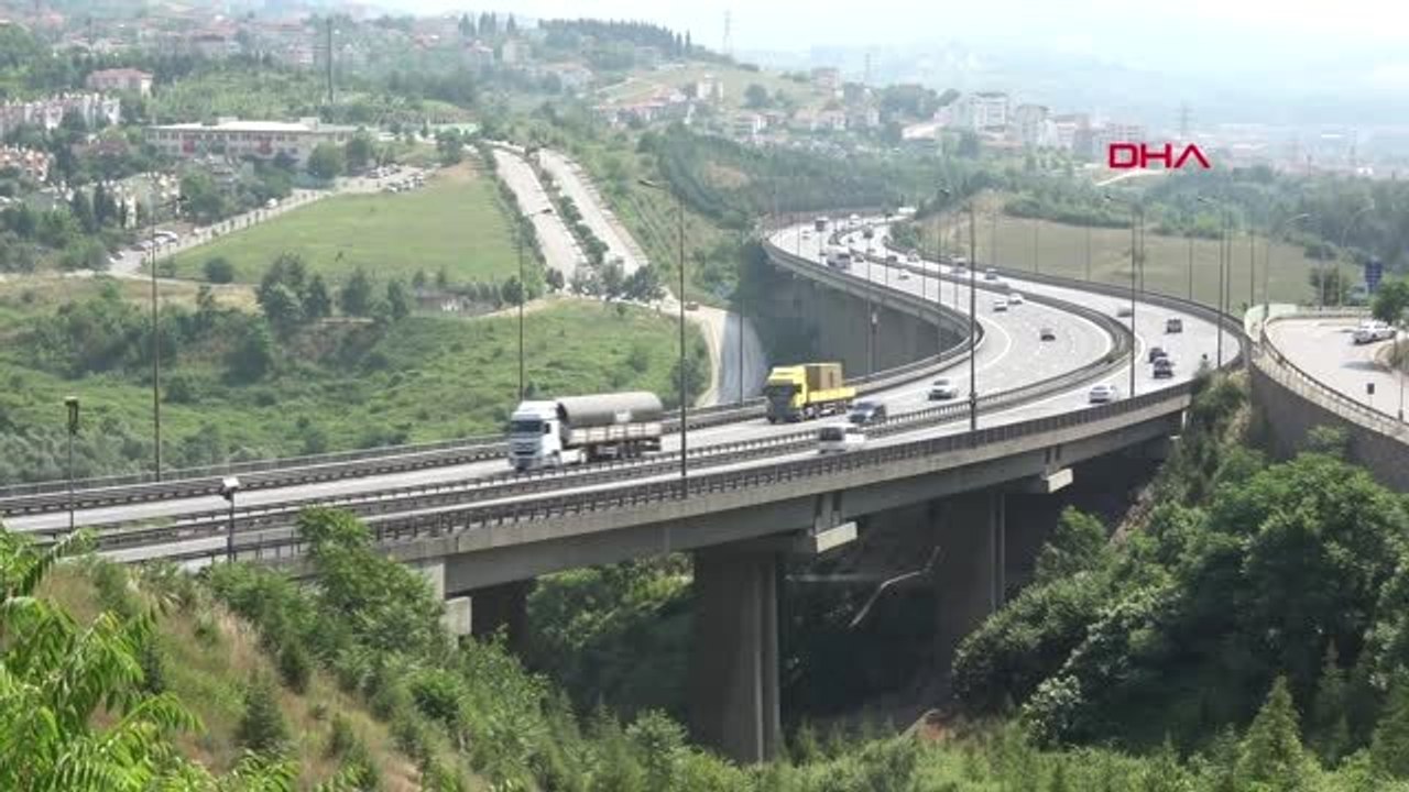 KOCAELİ TEM otoyolu bayram trafiği