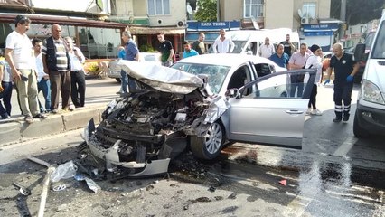 Kalp krizi geçiren sürücü otobüse çarptı: 1 ölü