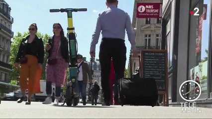 Paris : les trottinettes électriques interdites sur les trottoirs