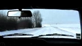 Alfa romeo 75 sur la neige