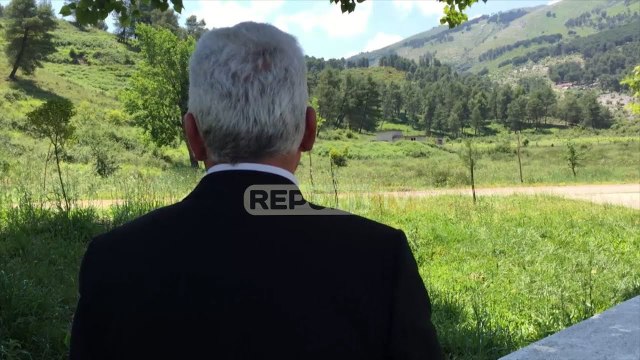 Report TV - Flet mësuesi në Memaliaj që akuzohet për ngacmimin e nxënëses: Hakmarrje nga ish-krushka
