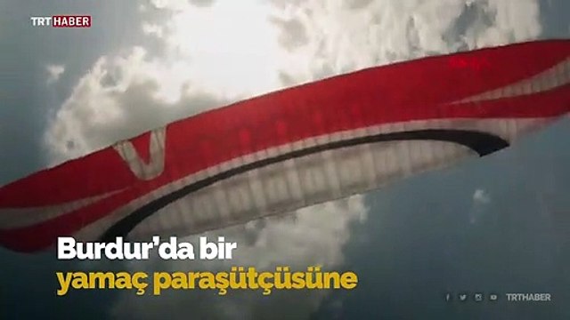 Yamaç paraşütçüsünün şahin ile mücadelesi kamerada