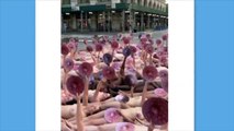 Eles posaram nus em frente às instalações do Facebook em protesto