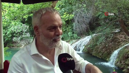 Nilüfer Çiçeği Görenleri Kendine Kayran Bırakıyor