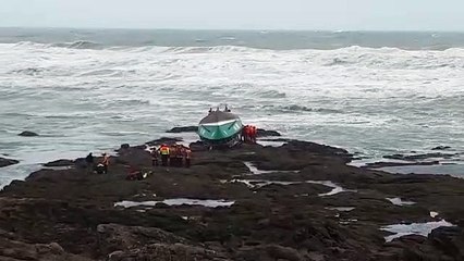 Les images de la vedette de la SNSM retournée aux Sables d'Olonne.