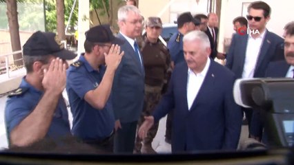 Binali Yıldırım’dan emniyete taziye ziyareti