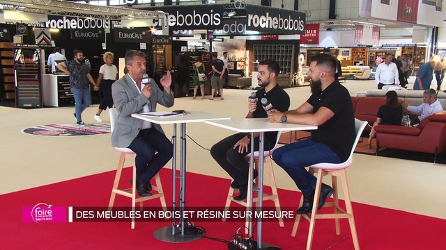 Emission spéciale foire : Des meubles en bois et résine sur mesure