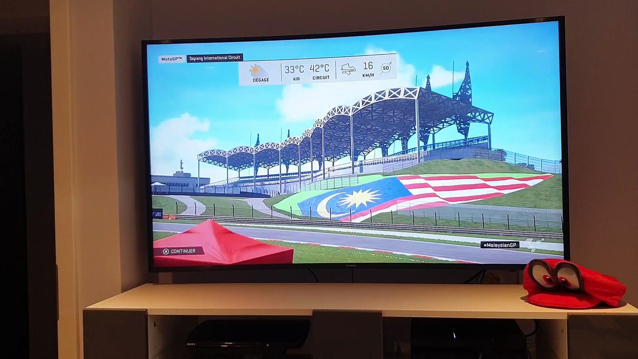 Motogp 19 :  premiers pas, découverte  des vues et sons des moteurs