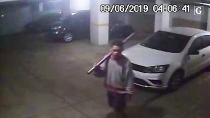 Homem furta duas bicicletas em garagem de Jardim Camburi