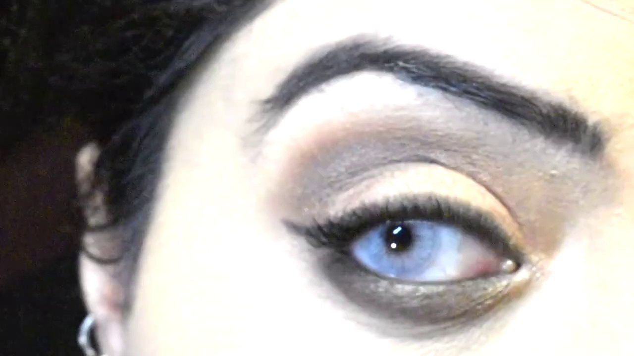 One Palette Many looks series_ Too faced sweet peach Palette