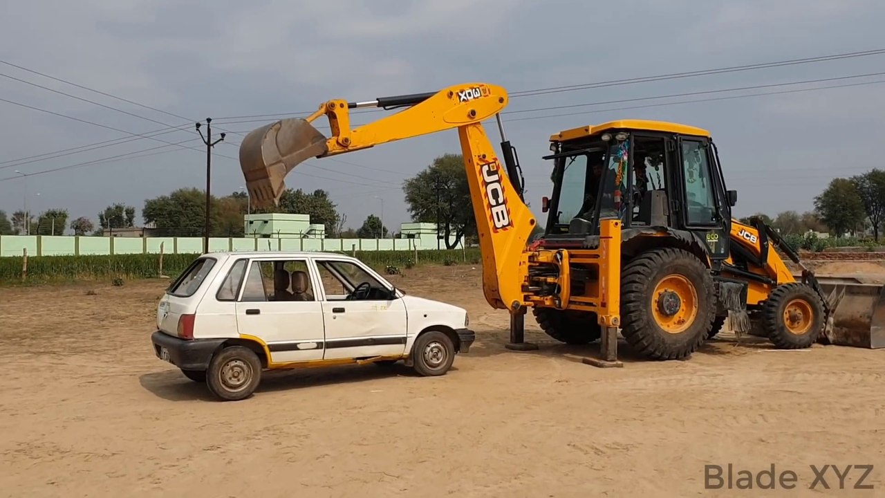 जेसीबी ने बनाई चालू कार की चटनी _ JCB VS CAR Experiment