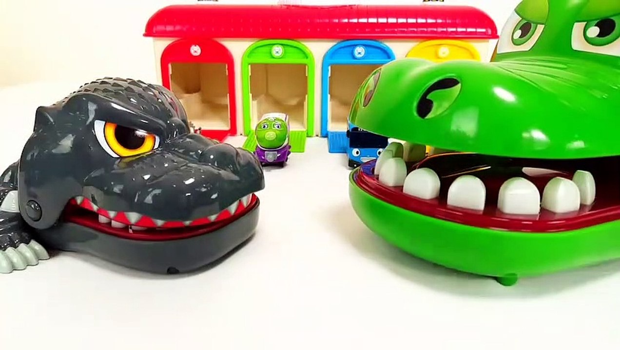 Tayo the Little Bus & Giant Crocodile Toy Monster insect Cockroach Scropion Funny Story