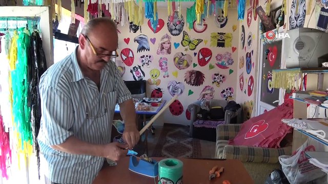 Uçurtmalar elinde özgürleşiyor...Unutulmaya yüz tutmuş uçurtma sanatını yaşatmaya çalışıyor