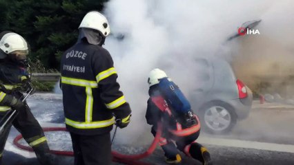 TEM Otoyolunda bir anda yanan otomobil hurdaya döndü