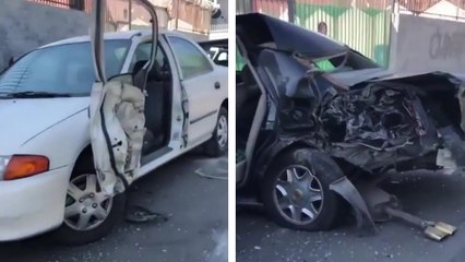 Quand un bus passe beaucoup trop prêt des voiture garées sur le côté de la route