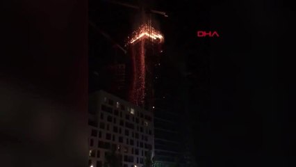 DHA DIŞ ? Polonya'da gökdelende yangın