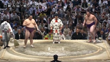 Asanoyama vs Tochinoshin - Natsu 2019, Makuuchi - Day 13
