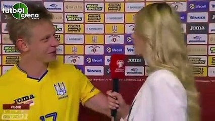 Zinchenko canlı yayında kendisiyle röportaj yapan sevgilisini öptü