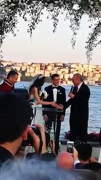 Başkan Erdoğan nikah şahidi oldu! Mesut Özil Amine Gülşe evlendi