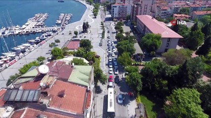 Çanakkale'de feribot iskelesinde uzun araç kuyrukları oluştu