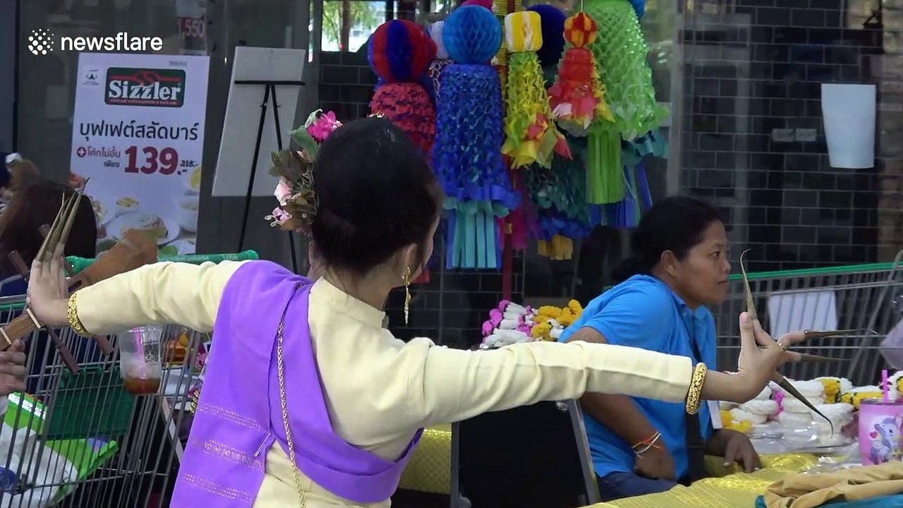 Beautiful Thai dance display
