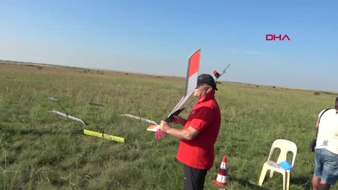 KIRKLARELİ'DE ULUSLARARASI SERBEST MODEL UÇAK YARIŞMALARI