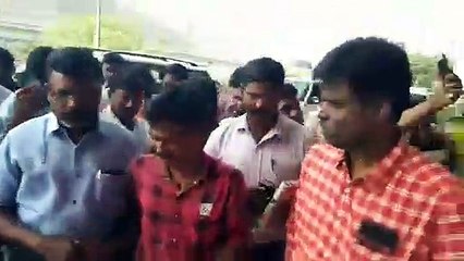 டெல்லி யை நோக்கி திருமா மற்றும் ரவிக்குமார்