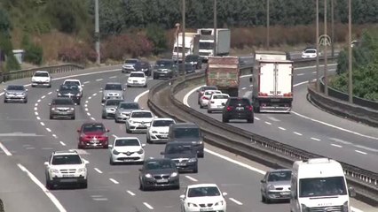 "Gelinle damat trafikte kaldı"