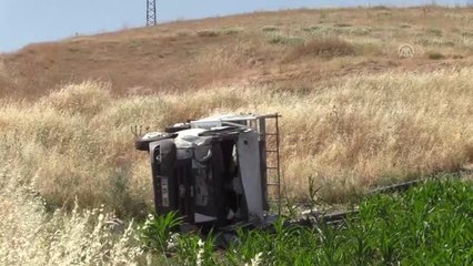 Tarım işçilerini taşıyan pikap devrildi: 5'i ağır 35 yaralı (2) - DİYARBAKIR