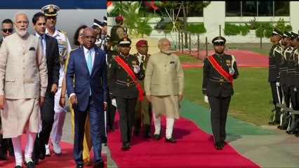 Download Video: Guard of honour to PM Narendra Modi in Maldives | Oneindia News