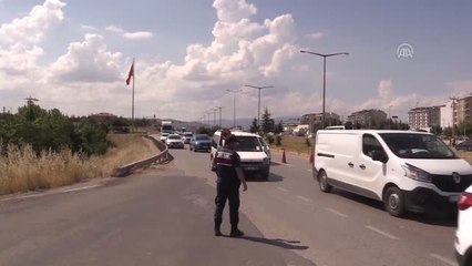 İçişleri Bakan Yardımcısı Ersoy trafik kontrol noktasında