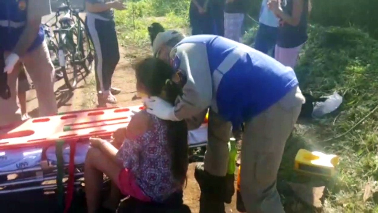 Menina de 11 anos fica ferida ao cair de bicicleta
