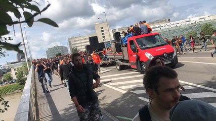 Manifestive en faveur des free parties