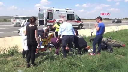 TEKİRDAĞ KAMYONA ÇARPAN MOTOSİKLETTE 2 KARDEŞ YARALANDI