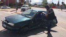 KONYA'DA OTOMOBİLLER ÇARPIŞTI, 18 YAŞINDAKİ BEHİYE ÖLDÜ