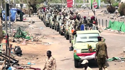قوات الدعم السريع تزيل المتاريس من شوارع الخرطوم