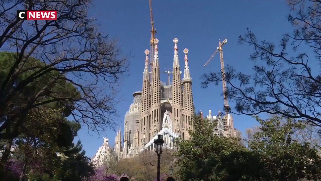 Barcelone : 137 ans après, la Sagrada Familia obtient son permis de construire