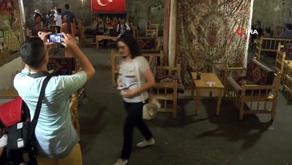 Bayram Tatilinde Mağarada Serinlediler