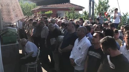 Eşini ve çocuğunu beklerken maganda kurbanı oldu