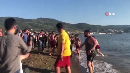 Suriyeli gençler boğulma tehlikesi geçirdi... Vatandaşlar gençleri böyle kurtardı