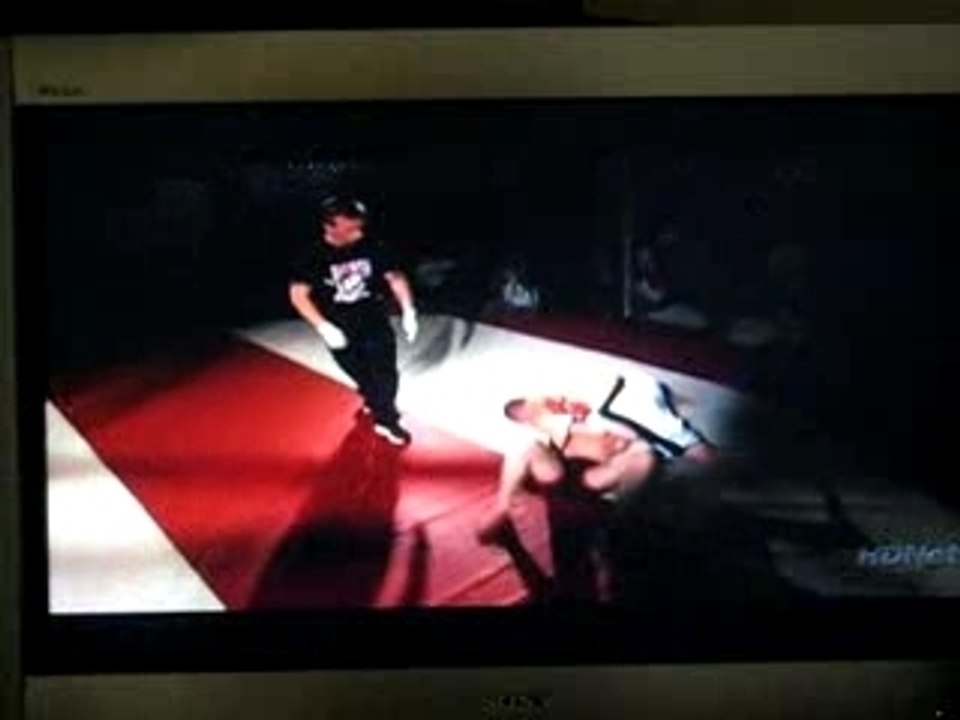 Matt Kucala chokeslam - HDnet