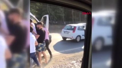 ARNAVUTKÖY'DE KAZA SONRASI KAVGA KAMERADA