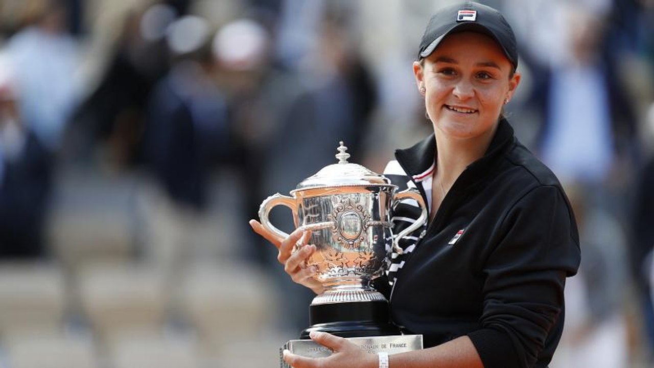 Ashleigh Barty trionfa al Roland Garros. Battut...