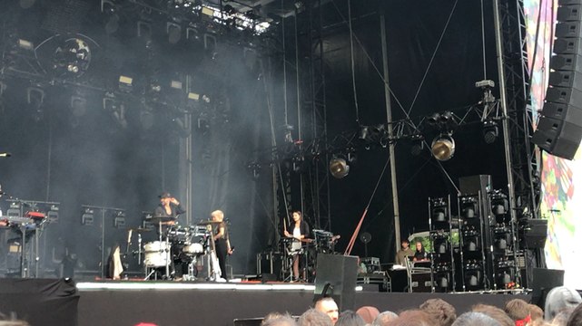 Jeanne Added en concert sur la grande scène d’Art Rock 2019
