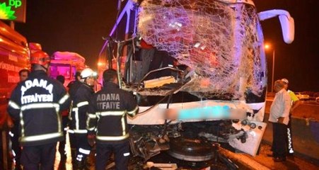 İki yolcu otobüsünün karıştığı zincirleme trafik kazasında çok sayıda kişi yaralandı!