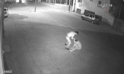 Tekme tokat kavga güvenlik kamerasında