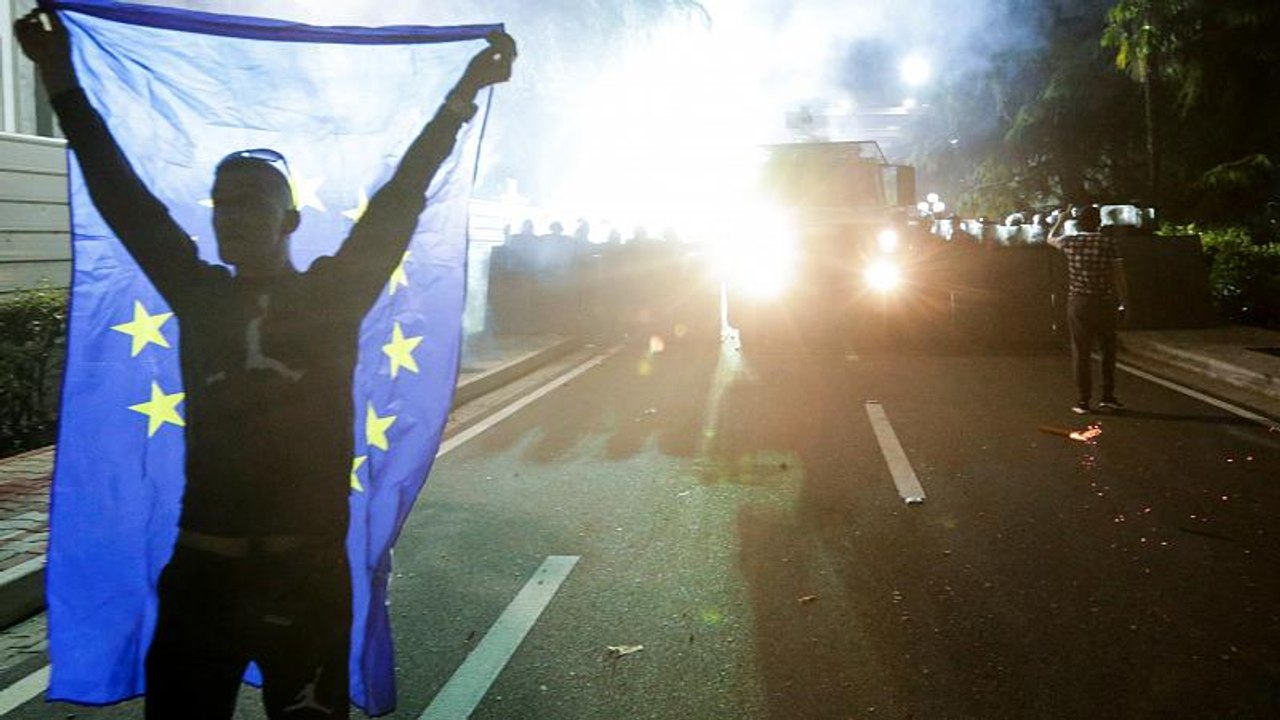 Tirana: neuer gewaltausbruch bei massendemonstration